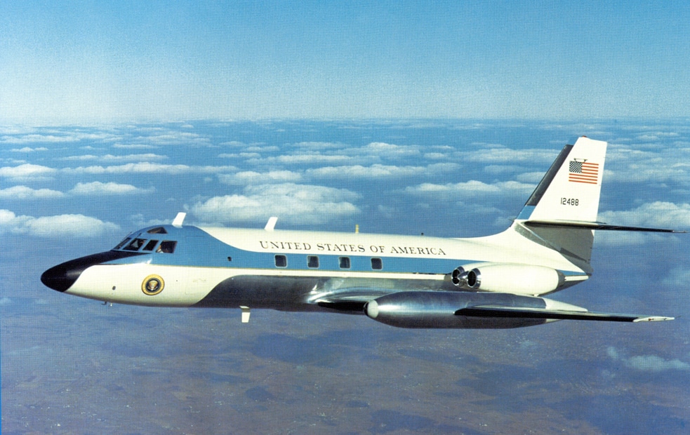 JetStar 61-2488 wearing US presidential markings.